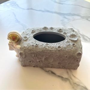 New Astronaut Tissue Box - Made by resin
